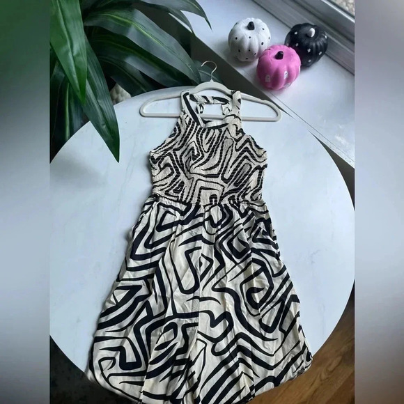 Jessica Simpson Black and Cream Patterned Jumpsuit Size Small NWT - Picture 6 of 8